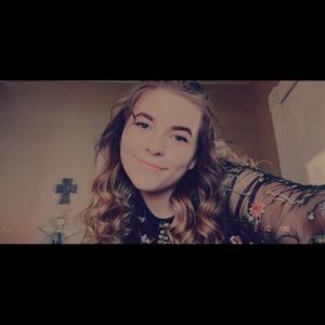 Meet your Posher, Olivia